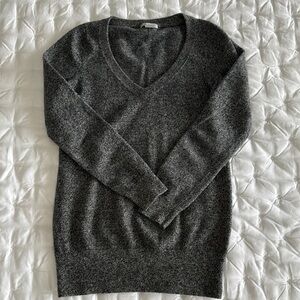 H&M cashmere Women's Gray V-Neck Sweater